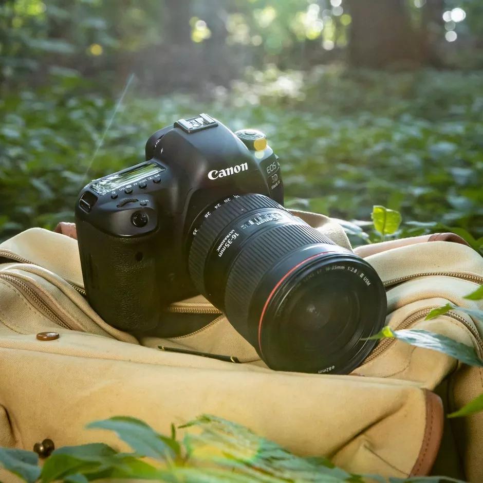 ecom_DSLR_Camera_Tile_2025_1x1_an